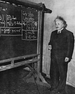Einstein_blackboard (42K)