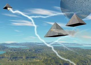 flying pyramids 2 (22K)
